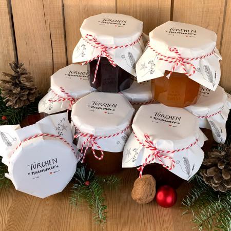 Marmeladendeckchen als Weihnachtsgeschenk im Kalligrafie Design, Weiß Rot